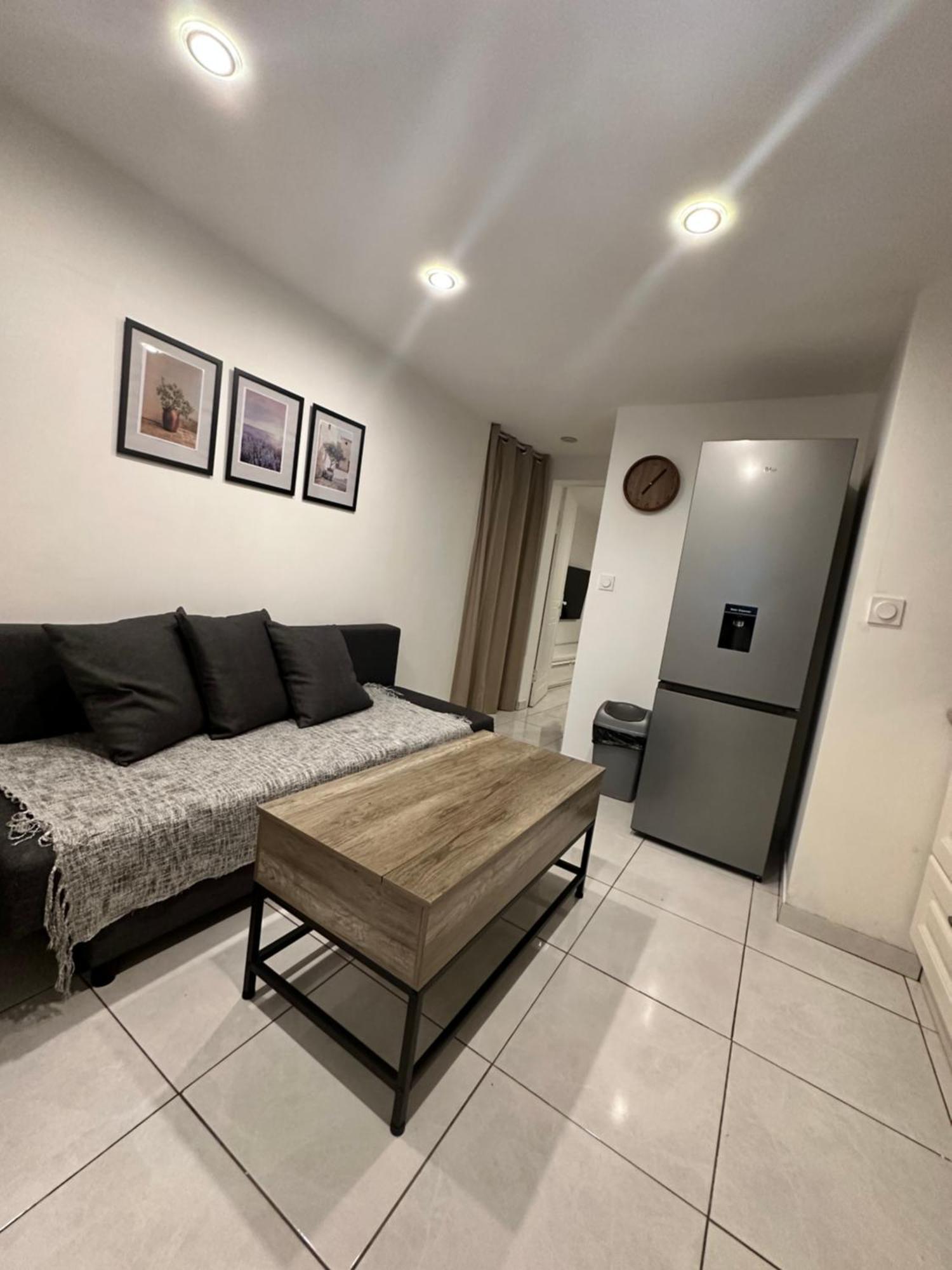Jolie Appartement Nice Proche Mer Et Aeroport Une Chambre Plus Salon Avec Cuisine Exterior photo